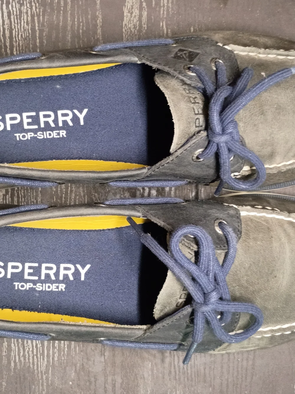 Sperry Olive Green Leather Boat Shoes with Navy Laces Men's 10M Like NEW!!!